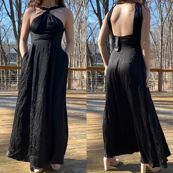 Banana Republic Dresses & Skirts - NWT Silk Banana Republic Halter Maxi Formal Dress